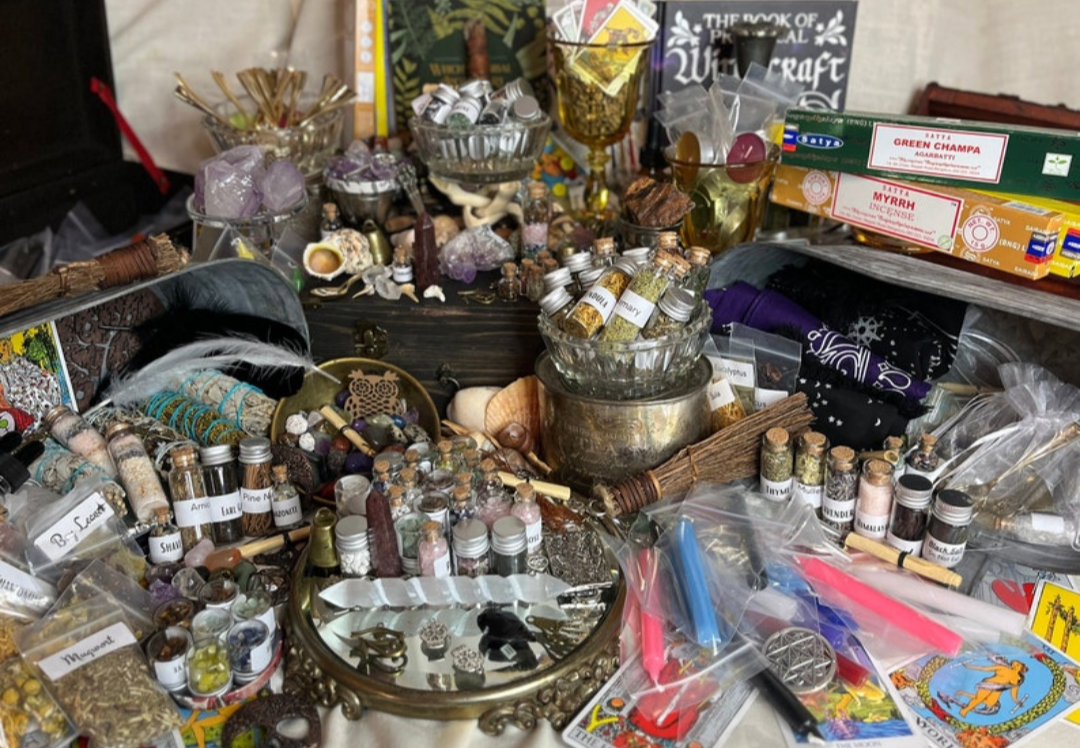 WITCHY KITS
